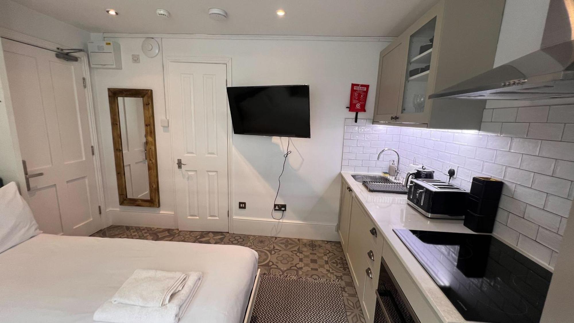 Regent's Park Apartment *