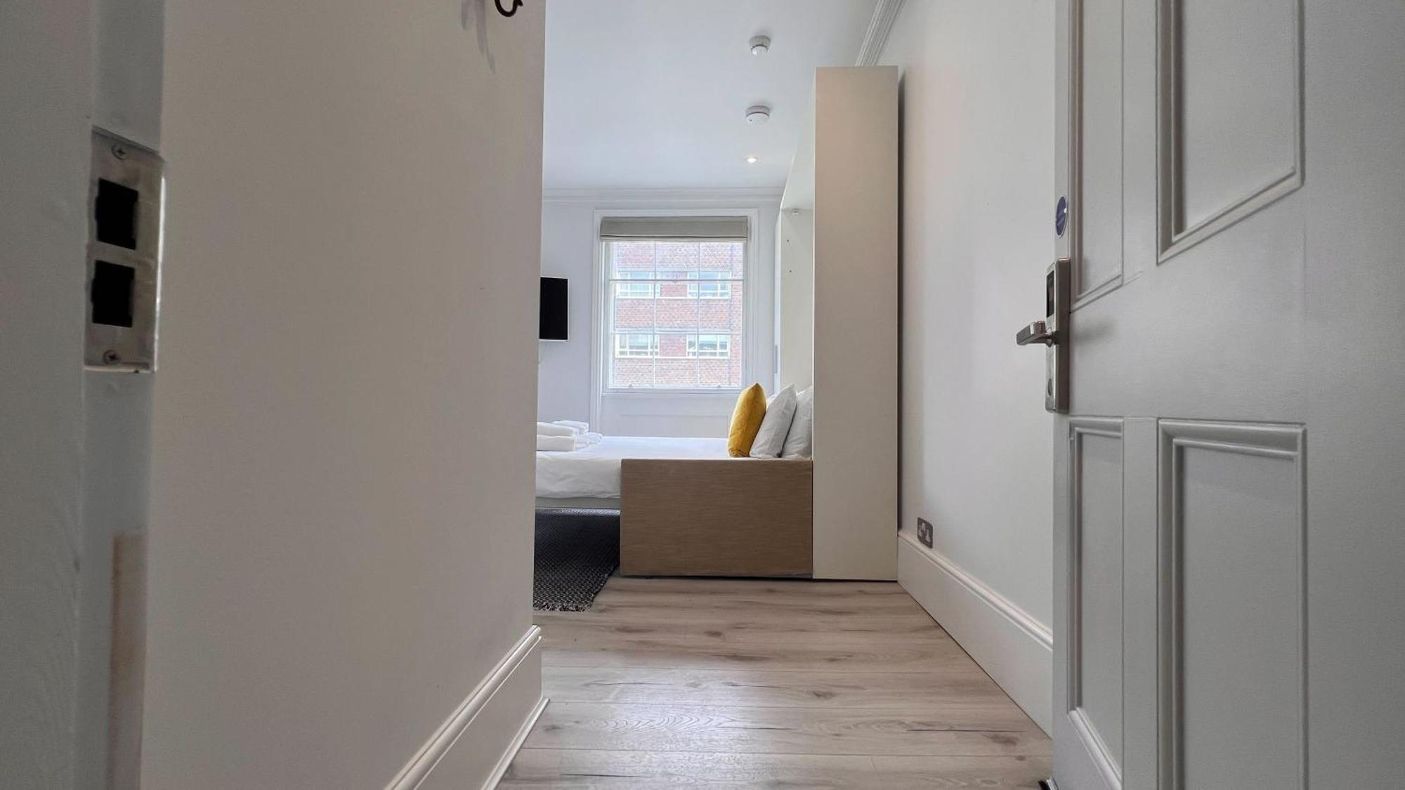 Regent's Park Apartment