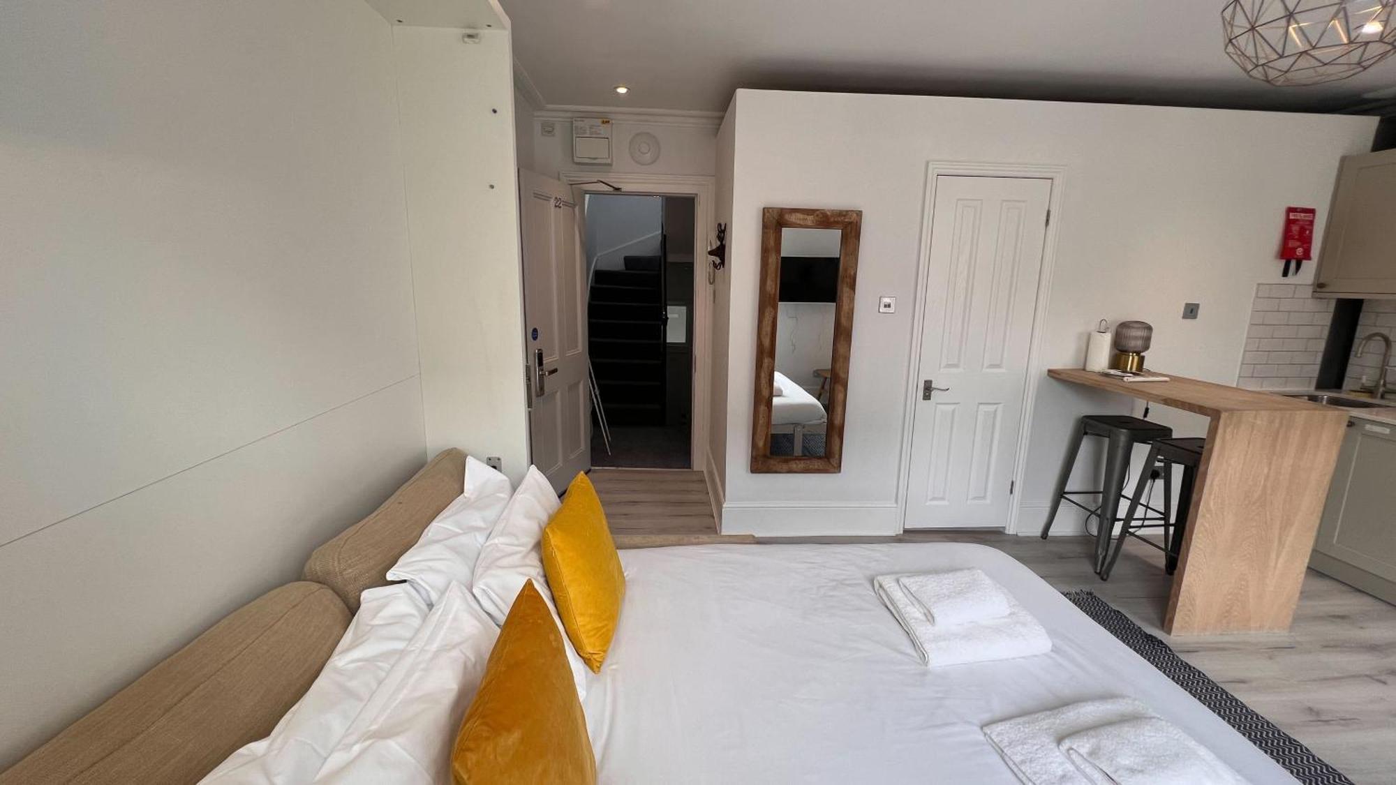Regent's Park Apartment