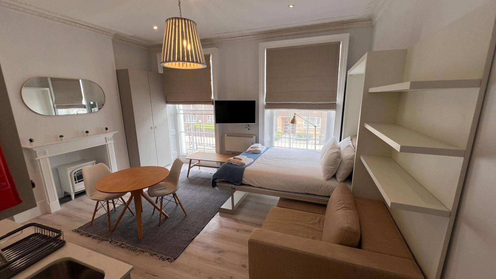 Regent's Park Apartment *