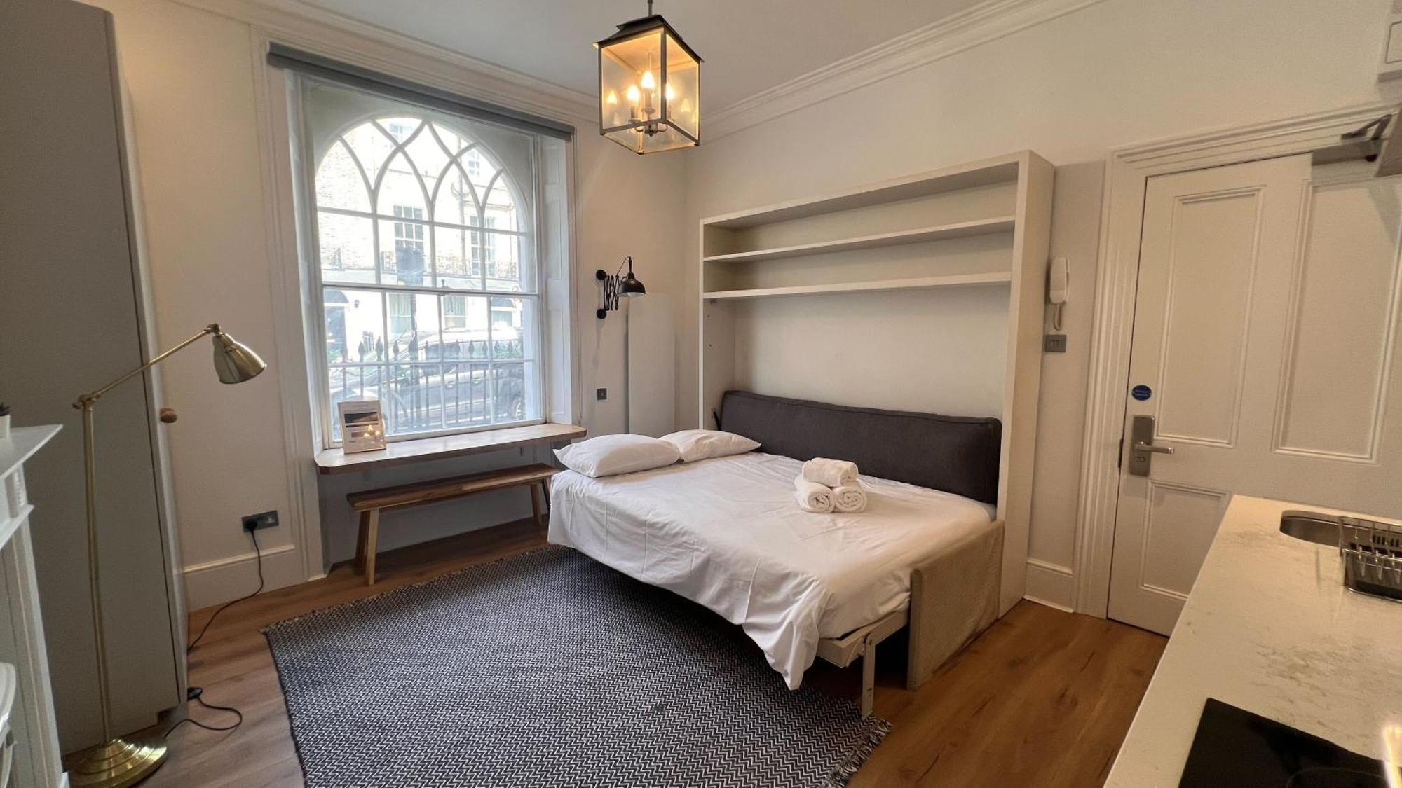 Regent's Park Apartment